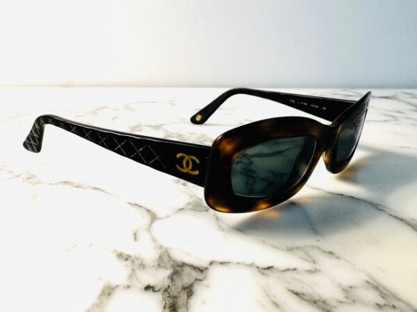 CHANEL BROWN TORTOISE 1990 - Image 3